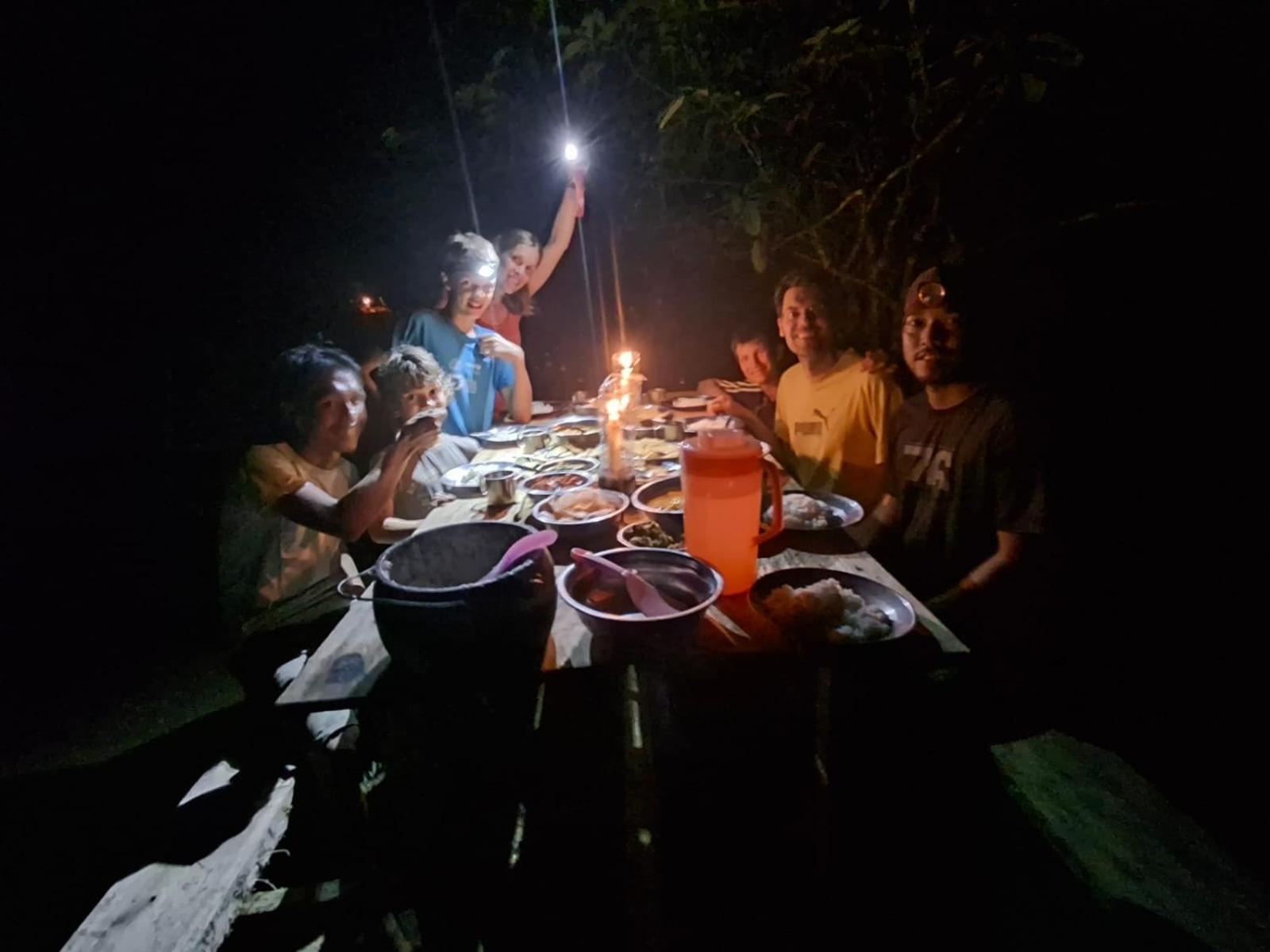 Magpie Homestay & Jungle Trekking Only For Guest Trekking With Us Bukit Lawang Exterior foto