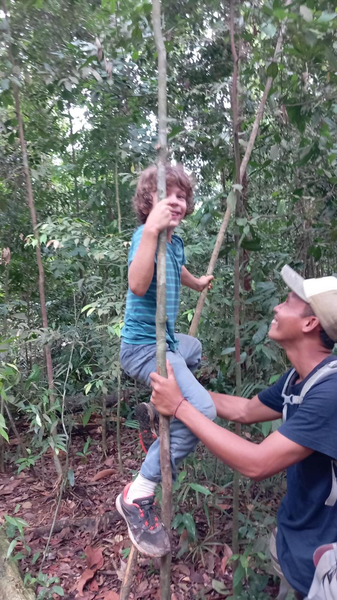 Magpie Homestay & Jungle Trekking Only For Guest Trekking With Us Bukit Lawang Exterior foto